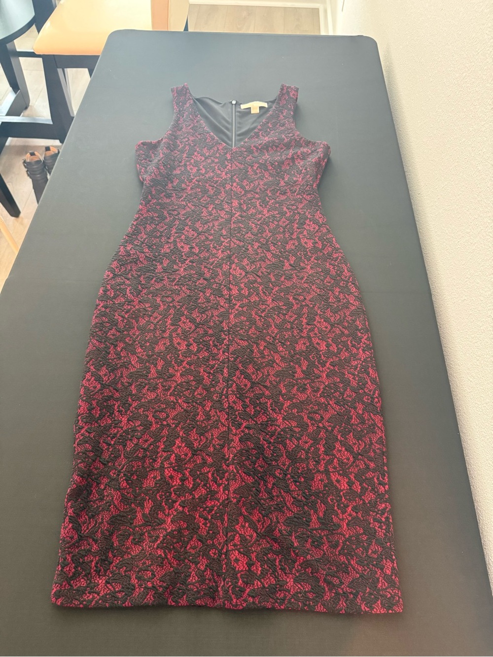 Michael Kors Black and Red Textured V-Neck Sheath Dress